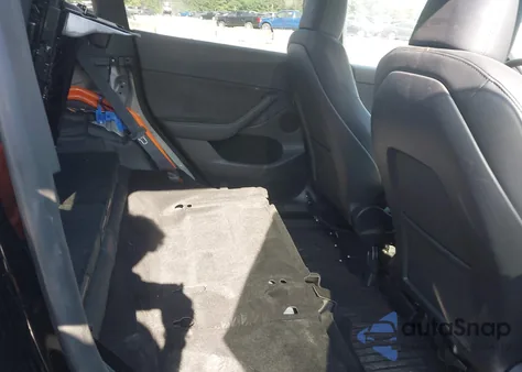 2023 Tesla Model Y Awd/Long Range Dual Motor All-Wheel Drive z USA, uszkodzony, nr VIN 7SAYGAEE9PF888254